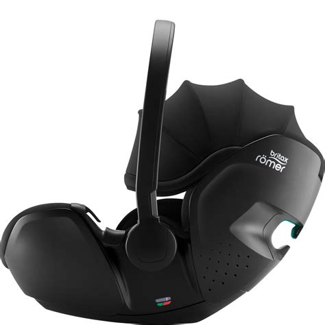 Bild der Britax Römer Baby-Safe Core Babyschale mit Basisstation.