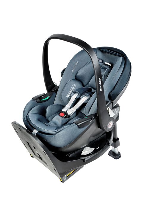 Illustration, die den 360-Grad-Drehvorgang des Maxi-Cosi Pebble mit der FamilyFix 360-Basis zeigt.