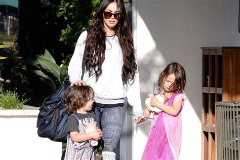 Megan Fox mit ihren drei Söhnen