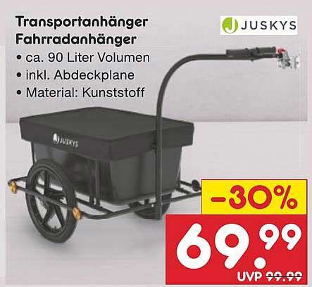 Fahrradanhänger verschiedener Marken nebeneinandergestellt