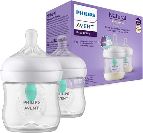 Foto von einem Baby, das einen Philips Avent Mini-Schnuller benutzt, um die Passform und Größe zu demonstrieren