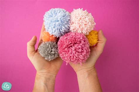 Beispiele für selbstgemachte Pompons aus Wolle