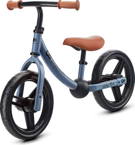 Detailaufnahme der Pedale und des Drehsitzes des Kinderkraft Swift