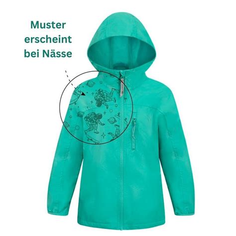 Beispiel einer Baby-Regenjacke mit farbenfrohem Design und funktionellen Details wie Kapuze und Reißverschluss