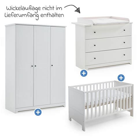 Zeichnung eines stilvollen und funktionalen Babyzimmers mit Bett, Wickelkommode und Kleiderschrank.