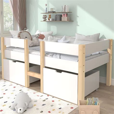 Collage verschiedener Kinderbetten mit Bären- und Eisbärenmotiven in unterschiedlichen Designs und Farben.