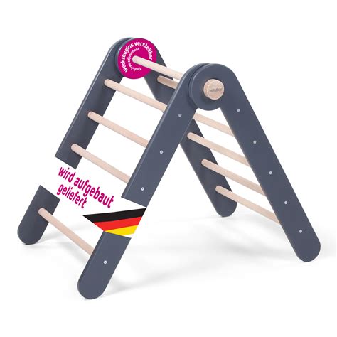 babybay® Kletterdreieck Littlefoot® im Einsatz mit einem Kind