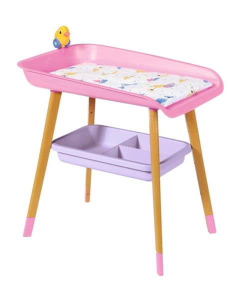 Detailaufnahme der weichen Wickelunterlage und der Ente Berta