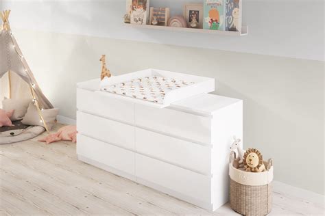 BUXENVOLL Wickelaufsatz auf einer IKEA MALM Kommode