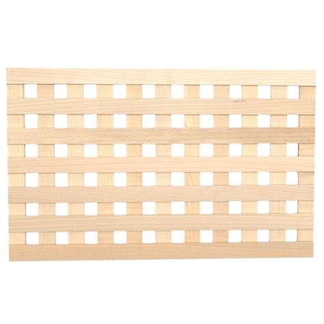 Collage verschiedener Rausfallschutz-Modelle: Holzgitter, Stoffgitter, aufblasbare Barriere.