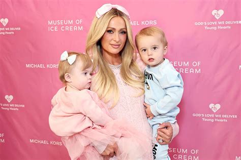 Paris Hilton mit ihrem zweiten Kind