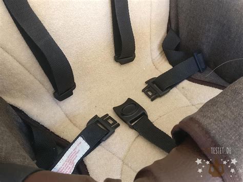 Detailaufnahme des 5-Punkt-Gurtes im Sportsitz des Knorr Classico.