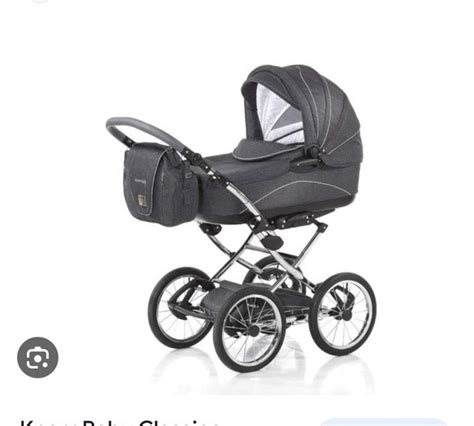 Vergleichsfoto des Knorr Classico Kinderwagens im aufgebauten und zusammengeklappten Zustand.