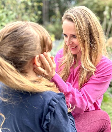 Foto von Katharina und ihrer Tochter Sonea bei einer Aktivität