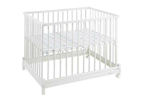 Detailansicht der Schlupfsprossen am Geuther Laufgitter