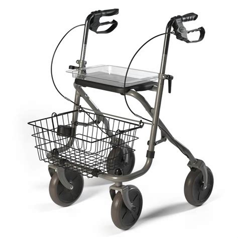 Detailaufnahme der Handbremsen und Ankipphilfe eines Rollators