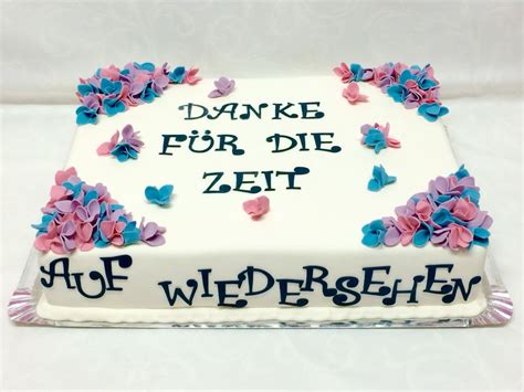 Idee für einen Abschiedskuchen mit dekorativen Elementen