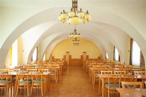 Innenansicht des renovierten Speisesaals der Heggener Schützenhalle