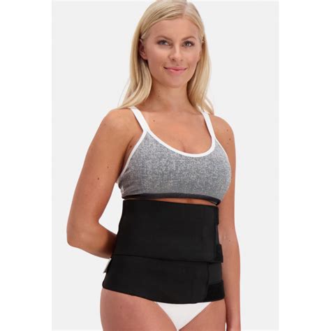 Eine Frau trägt das Lula & Lykke Bauchband 