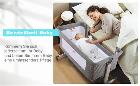 Beistellbett, das sicher an ein Elternbett angebracht ist