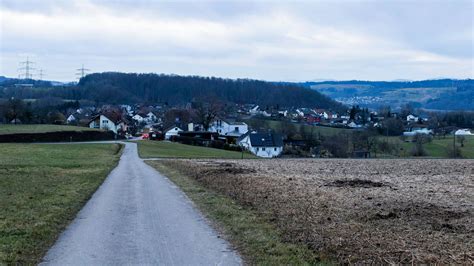 Spaziergängerin findet totes Baby auf Feld in Lörrach