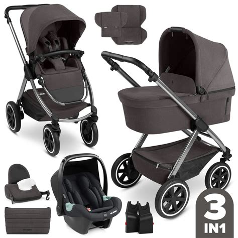Illustration des ABC Design Fusssacks Piano in einem Kinderwagen.