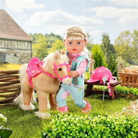 BABY born Mein süßes Pferd mit Zubehör im Spiel