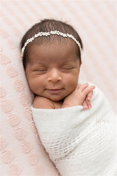 Beispiel einer Produktvariante des Bellybutton Baby New Born Geschenksets (Rosa, Größe 62)