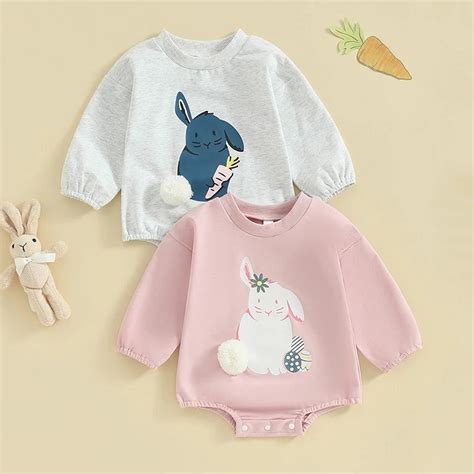 Zweifach getragenes Baby-Set mit Hasenmotiv