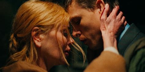 Eine stilvolle Collage aus Szenen des Films, die Nicole Kidman und Harris Dickinson in intensiven Momenten zeigt, umgeben von der urbanen Kulisse New Yorks.
