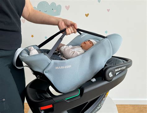 Infografik zu den Sicherheitsmerkmalen der Maxi-Cosi Coral, z.B. Seitenaufprallschutz und i-Size-Konformität.