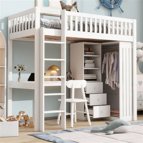 Schema, das die verschiedenen Nutzungsmöglichkeiten des Raumes unter einem Hochbett zeigt: Stauraum, Spielbereich, Schreibtisch.