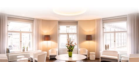 Interieur der Praxis meine mitte mit stilvoller Einrichtung und freundlicher Atmosphäre