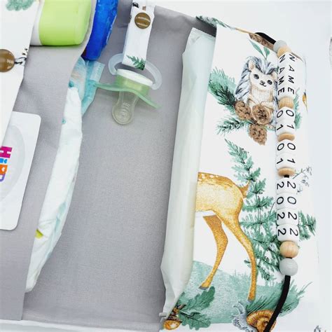 Beispiel einer gefüllten Wickeltasche als Geschenk