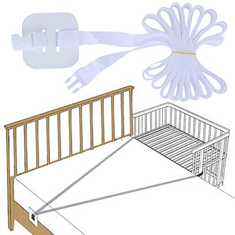 Detailaufnahme von Winkelverbindern, die ein Beistellbett am Elternbett befestigen.