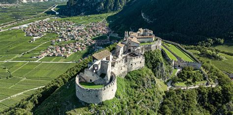 Ansicht des Adlerturms im Castello del Buonconsiglio in Trient