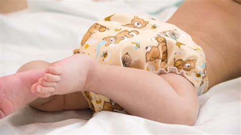 Bild einer mioduo Stoffwindel in Gebrauch mit einem Baby