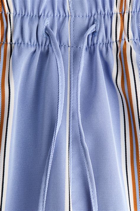 Detailaufnahme der doppelten Beinbündchen und des elastischen Bundes der mioduo Stoffwindel