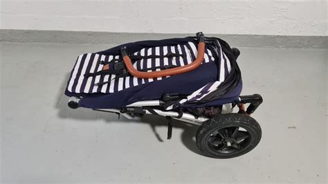 Detailansicht der Mountain Buggy Babywanne Plus mit verstellbarer Rückenlehne