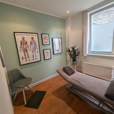 Blick in die hellen und freundlichen Praxisräume von Stella Bachmann in Lüdenscheid