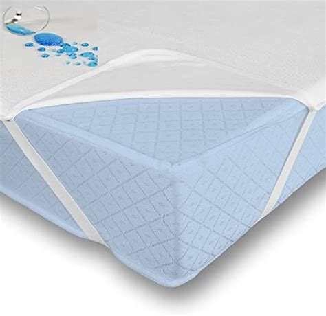 Detailaufnahme einer wasserdichten Betteinlage mit Eckgummis