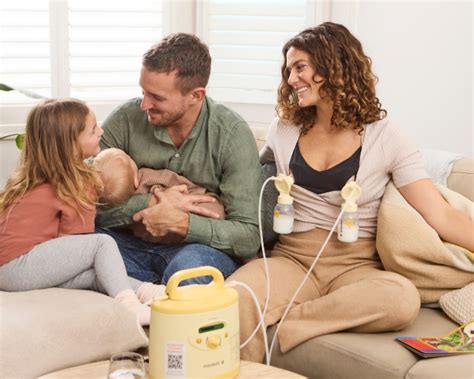 Darstellung eines vielseitigen Still-BHs mit integrierten Funktionen für das Abpumpen