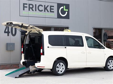Taxi mit Spezialliege für Krankentransporte