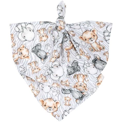 Illustration verschiedener Mullwindeln mit Tiermotiven und Mustern