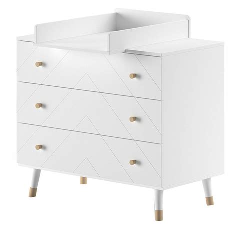 Detailaufnahme einer weiß-goldenen Wickelkommode mit eleganten Verzierungen