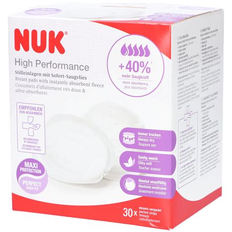 Nahaufnahme der Saugfähigkeit von NUK Stilleinlagen im Wasserexperiment