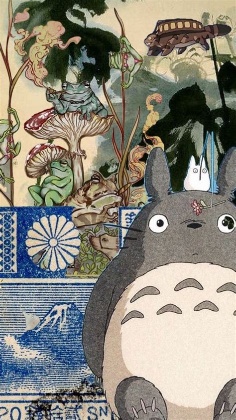 Collage aus verschiedenen Totoro Fanartikeln, Spielzeugen und Merchandise