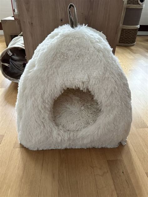 Detailansicht der Noppen an der Unterseite der AniOne Höhle Cosy Dream