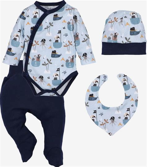 Collage von verschiedenen Baby-Sets: Body, Hose, Kleid, Mütze
