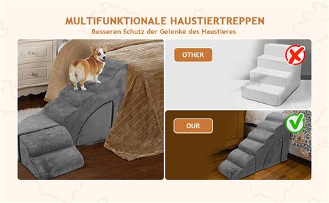 Kind, das sicher in einem niedrigen Bett mit Geländer spielt